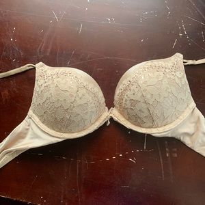 32A bombshell bra. Victoria secret. Barely worn.